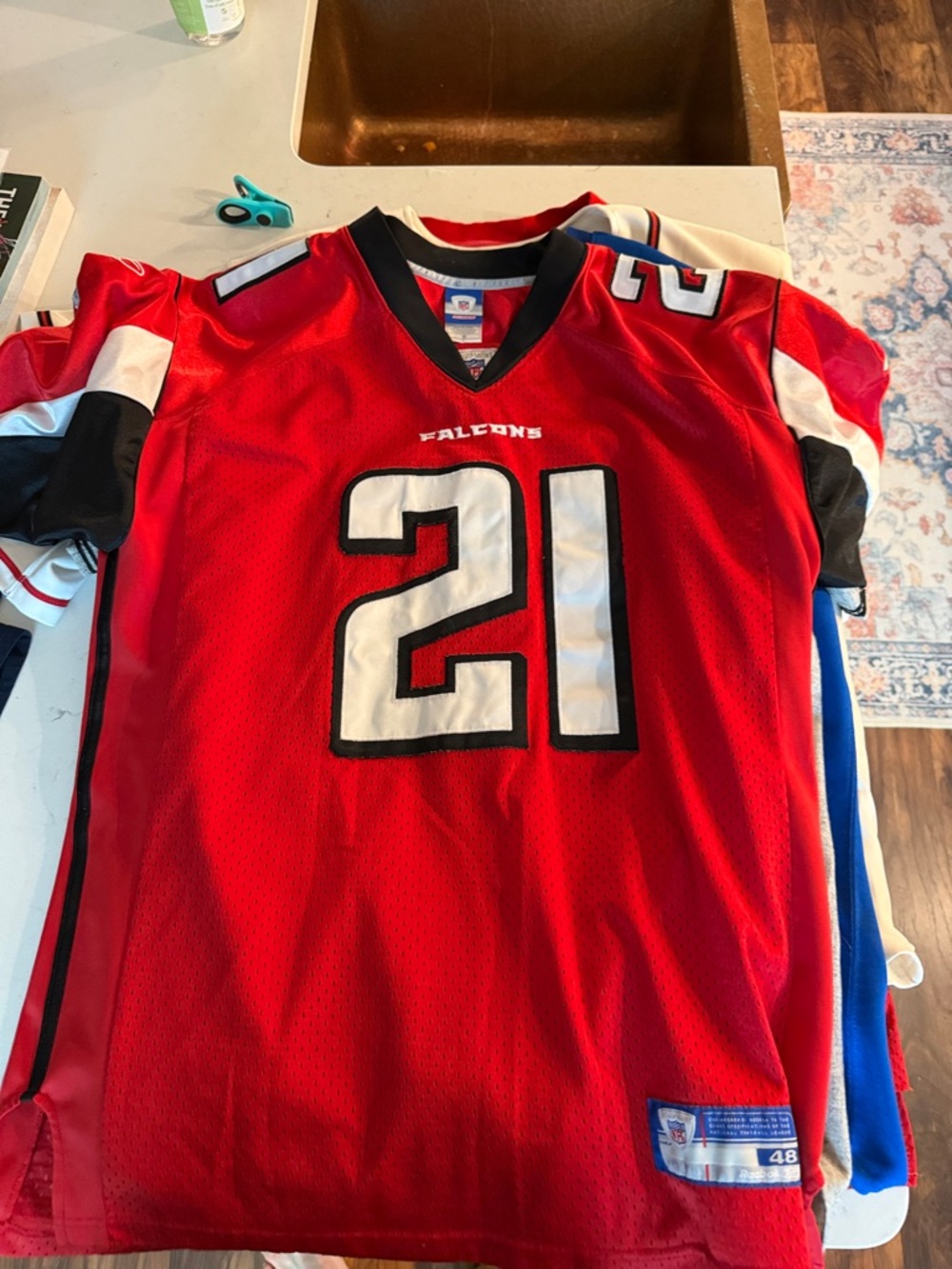 Atlanta Falcons throwback Red #21 Football Jersey (size 48) stiched numbers